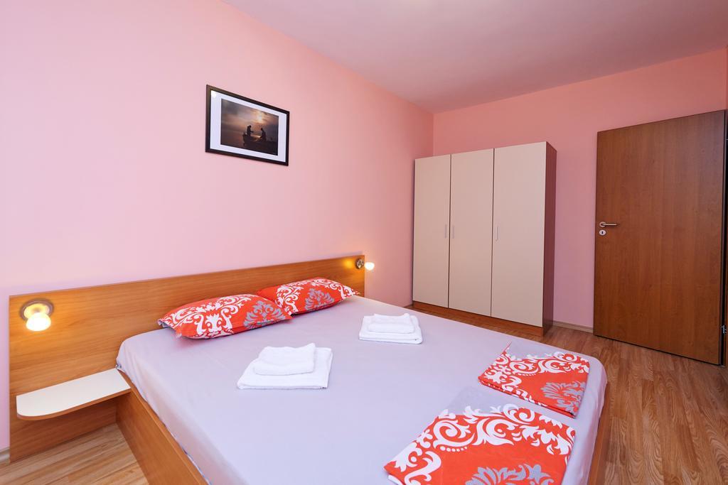 פומורי Apartments Dimitrovi מראה חיצוני תמונה